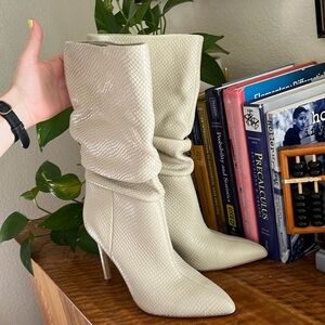 Marc Fisher LTD 7.5 M NWT heeled cream slouch boot